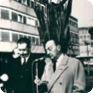 Římský deník Il Tempo inicioval krátce po Palachově smrti sbírku na postavení jeho pomníku. Již 18. ledna 1970 mohl primátor Clelio Darida odhalit v bývalé olympijské vesničce v Římě dílo sochaře Vittoria Colbertalda (Zdroj: ABS)