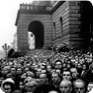 Near the Rudolfinum (a Prague music auditorium), people waited for the hearse with Jan Palach’s casket, 25 January 1969 (Photo: Miloň Novotný)