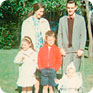 Norman Morrison con la famiglia a metà degli anni Sessanta. (Fonte: Guardian)
