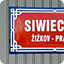 Il 13 febbraio 2009 fu inaugurato il cartello che segnala la via praghese „ulice Ryszarda Siwce“. Il cartello è collocato sull’edificio dell’Istituto per lo studio dei regimi totalitari (foto: Petr Blažek)