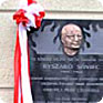 Z okazji setnej rocznicy urodzin Ryszarda Siwca w Dębicy, gdzie chodził do szkoły podstawowej, została odsłonięta tablica pamiątkowa, 7 marca 2009 (foto: Petr Blažek)